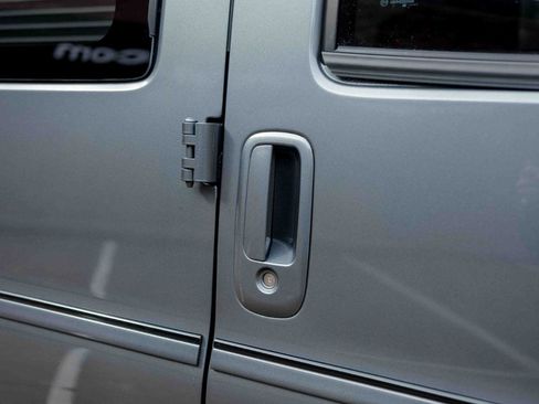 Used 2023 Chevrolet Express 2500 image 18