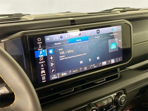 Used 2024 Jeep Wrangler Sahara w/ Technology Group image 15