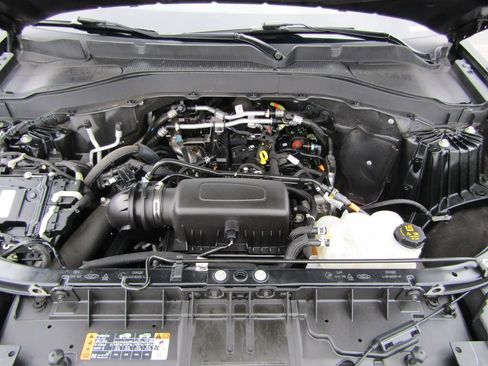 Used 2022 Ford Explorer XLT w/ Equipment Group 202A image 34