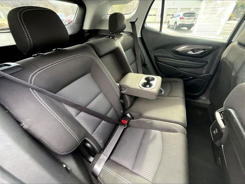 Used 2024 GMC Terrain SLE AWD/4WD image 16
