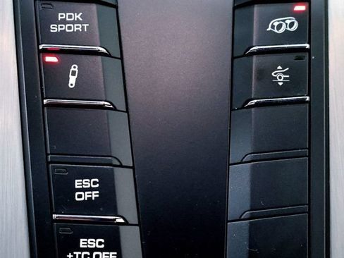 Used 2018 Porsche 911 GT3 RWD image 35