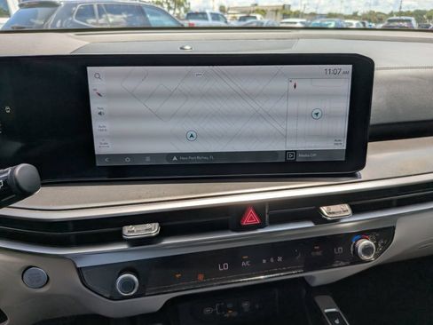 Certified 2025 Kia Sorento S FWD image 23