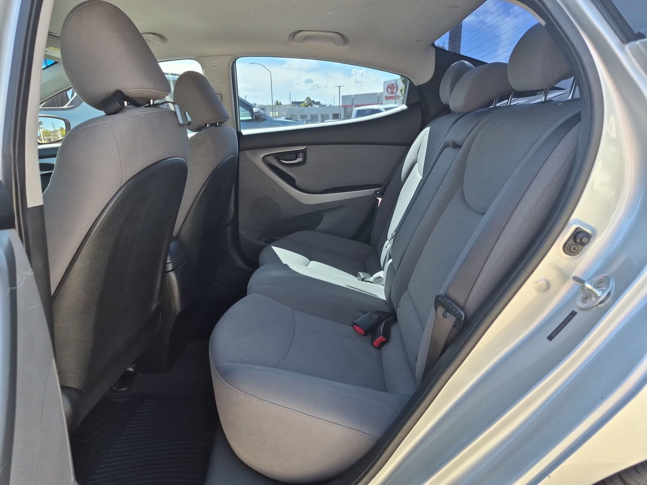 Used 2014 Hyundai Elantra SE FWD image 23