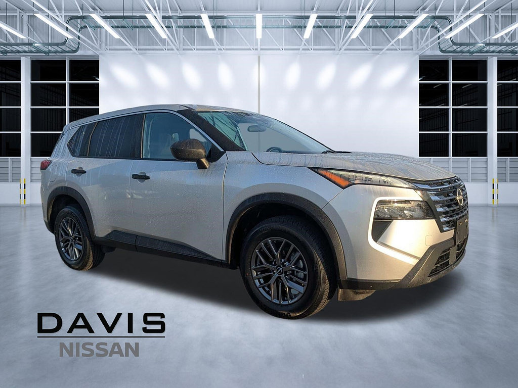 Used 2024 Nissan Rogue S AWD/4WD image 1