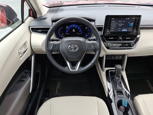 Certified 2022 Toyota Corolla Cross XLE image 13