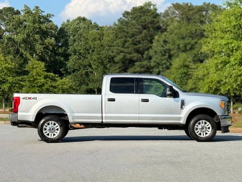 Used 2019 Ford F250 XLT AWD/4WD image 12