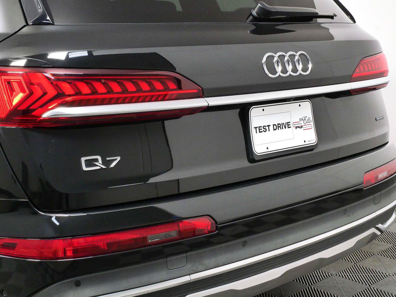 Used 2023 Audi Q7 2.0T Premium Plus w/ Premium Plus Package AWD/4WD image 39