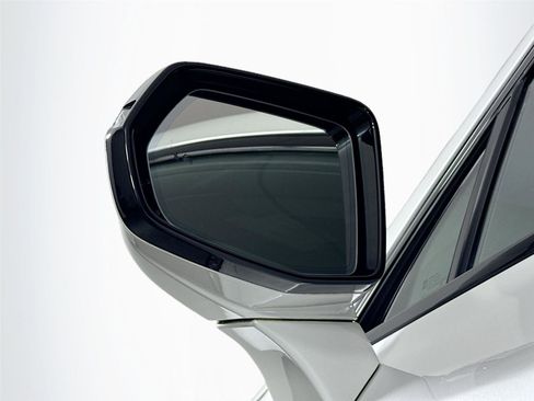 Used 2021 Cadillac XT4 Sport w/ Cold Weather Package image 10