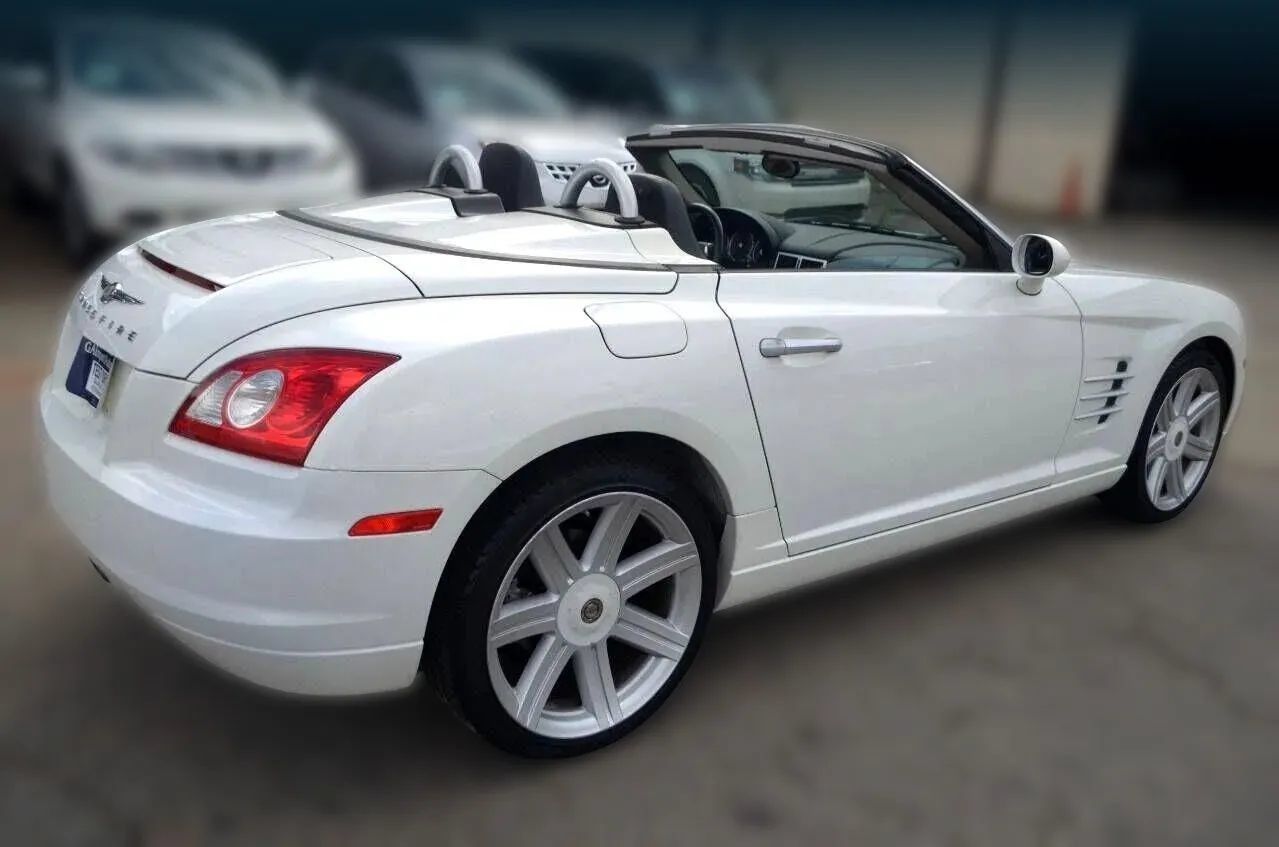 Used 2005 Chrysler Crossfire Limited RWD image 11