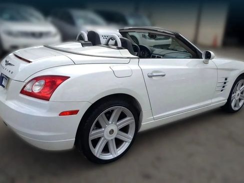 Used 2005 Chrysler Crossfire Limited image 11