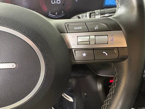 Used 2025 Hyundai Kona SEL FWD image 21
