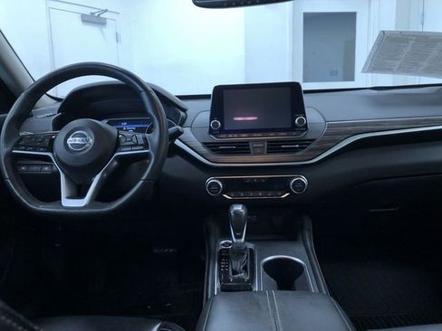Used 2019 Nissan Altima 2.5 Platinum image 18