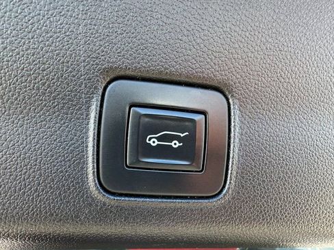 Used 2021 Chevrolet TrailBlazer RS w/ Sun and Liftgate Package image 13