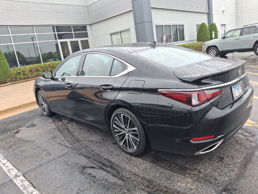 Used 2024 Lexus ES 350 w/ Premium Package FWD image 5