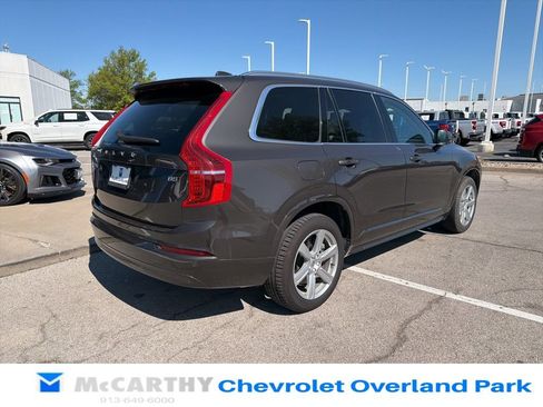 Used 2023 Volvo XC90 B5 Core AWD/4WD image 3