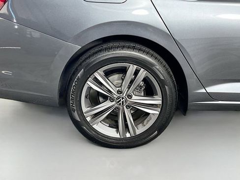 Used 2024 Volkswagen Jetta SE image 35