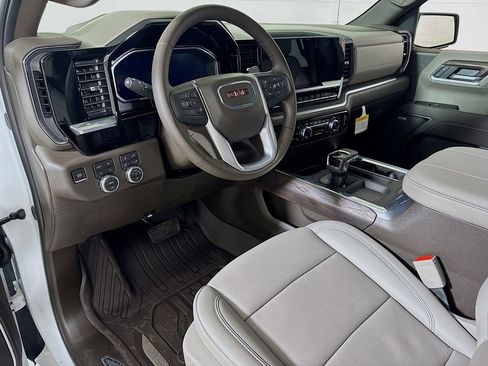 New 2026 GMC Sierra 1500 SLT image 5