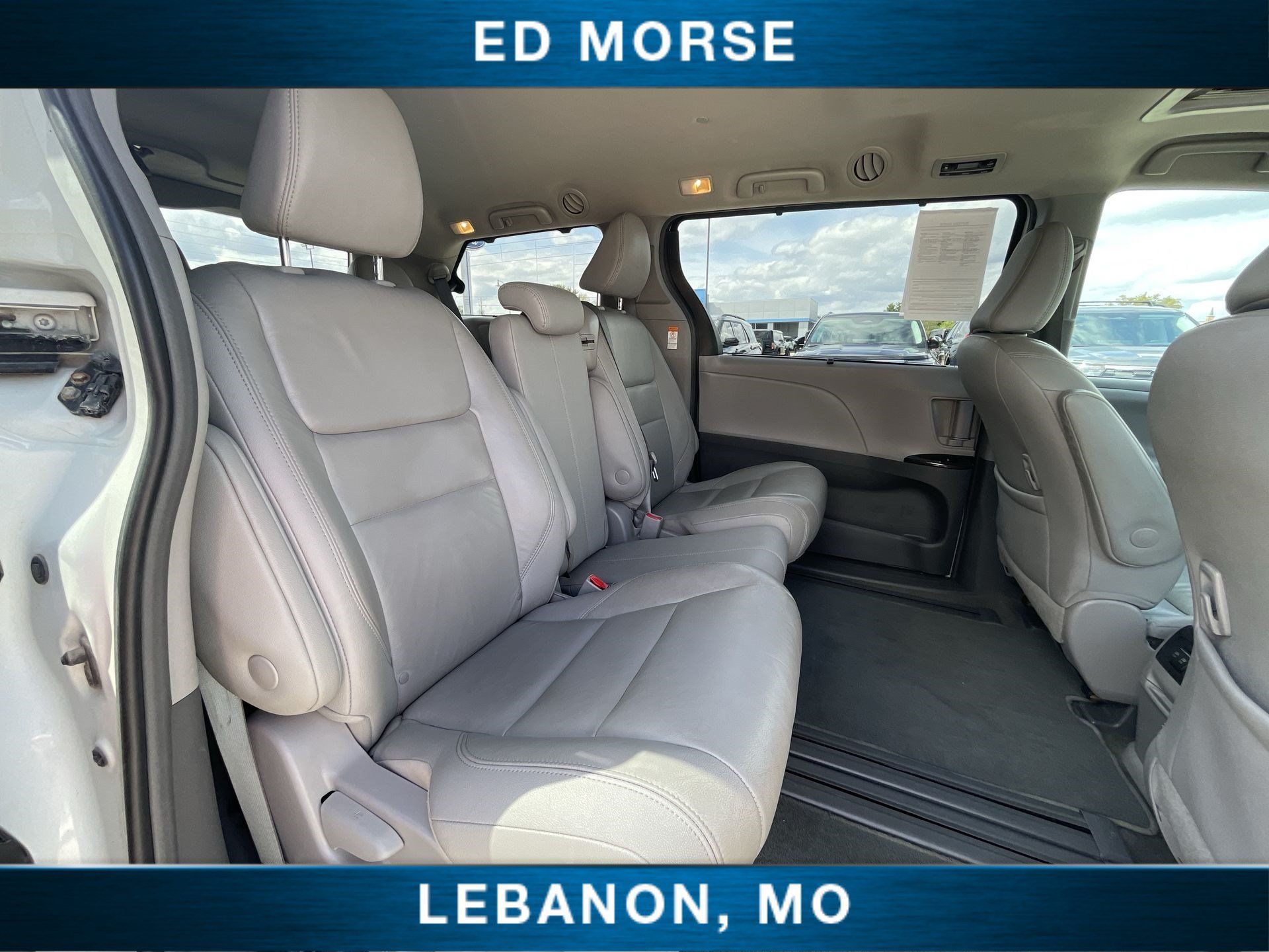 Used 2018 Toyota Sienna XLE w/ XLE Navigation Package FWD image 24