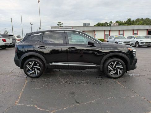 Used 2026 Nissan Kicks SV FWD image 3