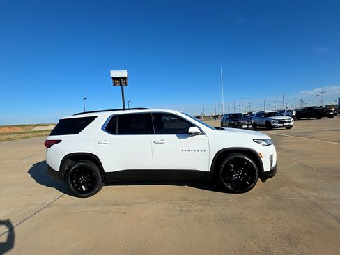 Used 2022 Chevrolet Traverse LT image 4