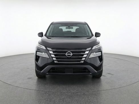 Used 2025 Nissan Rogue SV AWD/4WD image 2