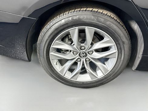 Used 2019 Toyota Avalon XLE w/ Moonroof Package image 33