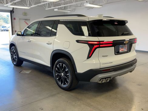 New 2026 Chevrolet Traverse LT w/ Sun and Wheel Package image 3