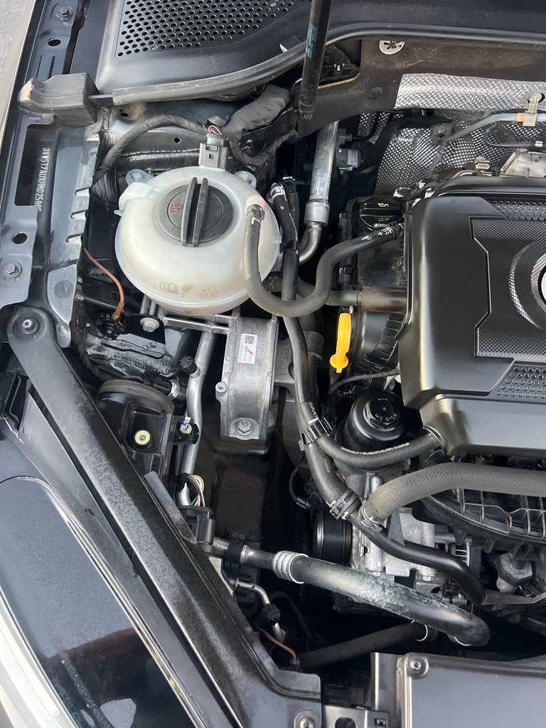 Used 2017 Volkswagen Golf 4-Door FWD image 42