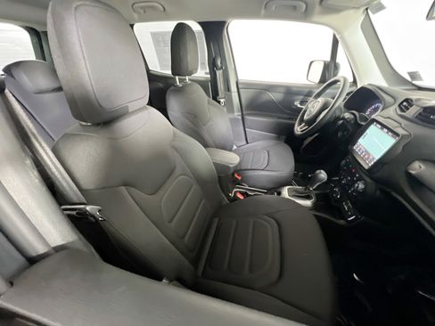 Used 2022 Jeep Renegade Latitude w/ Convenience Group AWD/4WD image 26