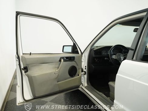 Used 1989 Mercedes-Benz 190 E 2.6 image 38