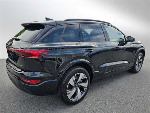 Certified 2025 Audi Q6 e-tron Premium Plus AWD/4WD image 3