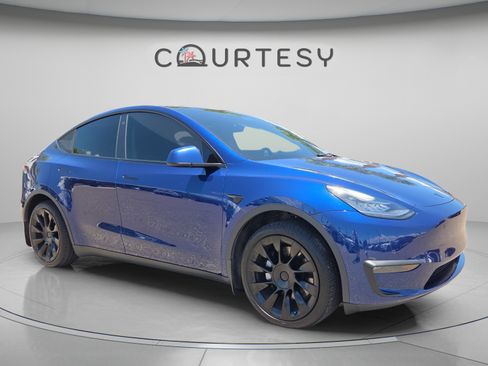 Used 2022 Tesla Model Y Long Range AWD/4WD image 7