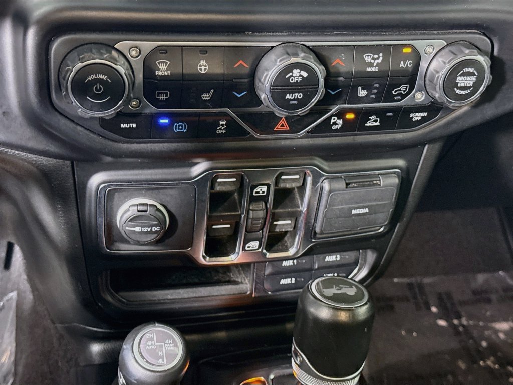 Used 2021 Jeep Wrangler Unlimited Sahara w/ Cold Weather Group AWD/4WD image 8