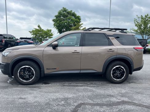 Used 2023 Nissan Pathfinder Rock Creek AWD/4WD image 10