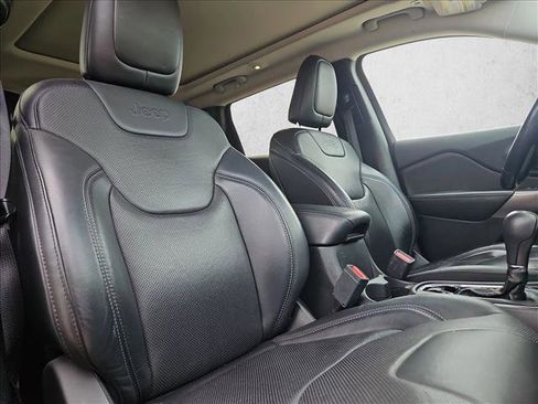 Used 2019 Jeep Cherokee Limited w/ Luxury Group image 18