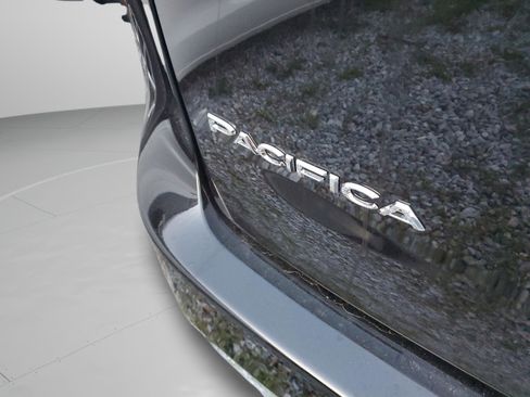 New 2026 Chrysler Pacifica Select FWD image 7