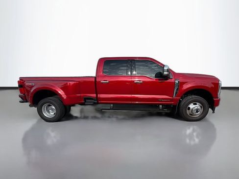 Used 2024 Ford F350 Platinum w/ FX4 Off-Road Package image 2