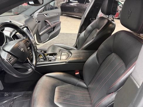 Used 2019 Maserati Ghibli S RWD image 33