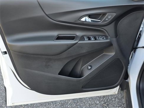 Used 2020 Chevrolet Equinox LT image 31