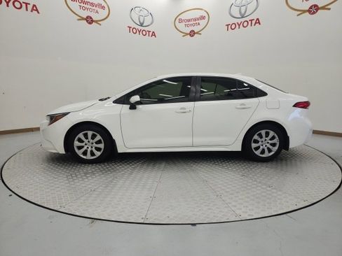 Used 2021 Toyota Corolla LE image 5