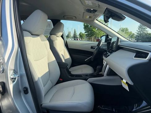 Certified 2025 Toyota Corolla Cross L AWD/4WD image 19