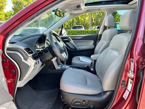 Used 2017 Subaru Forester 2.5i Limited AWD/4WD image 3