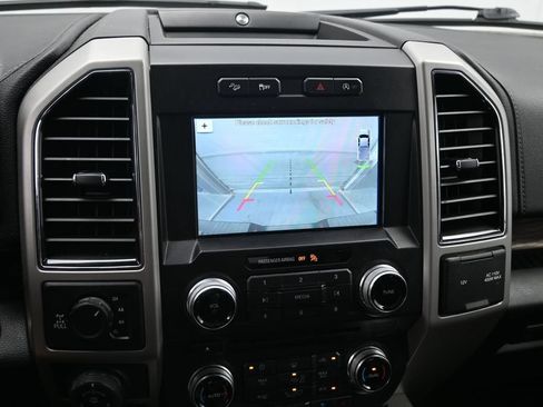 Used 2018 Ford F150 Lariat w/ Equipment Group 502A Luxury AWD/4WD image 15