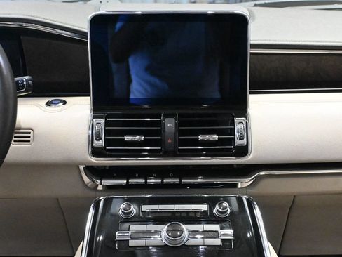 Used 2019 Lincoln Navigator Reserve w/ Cargo Package AWD/4WD image 12