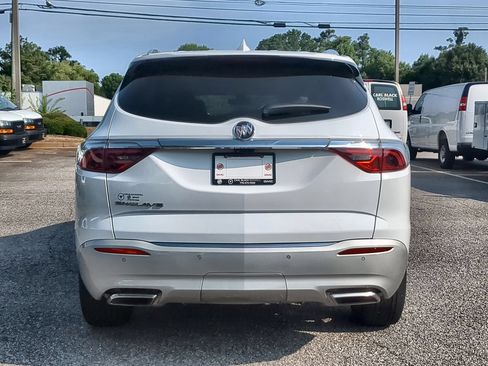 Used 2024 Buick Enclave Essence w/ Experience Buick Package FWD image 7