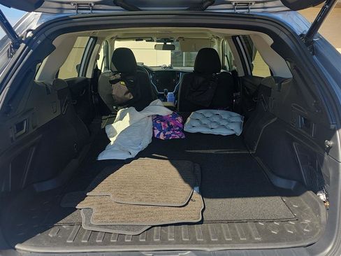 Used 2025 Subaru Outback Premium image 6