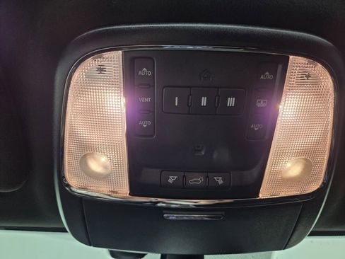 Used 2018 Jeep Grand Cherokee Trackhawk w/ Trailer Tow Group IV AWD/4WD image 16