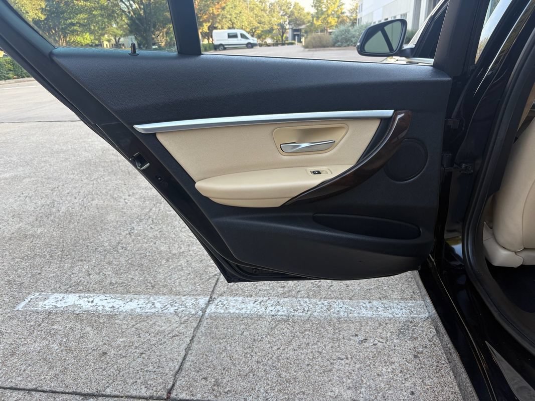 Used 2017 BMW 330i Sedan RWD image 25