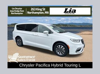 Used 2022 Chrysler Pacifica Touring-L FWD 360° Tour