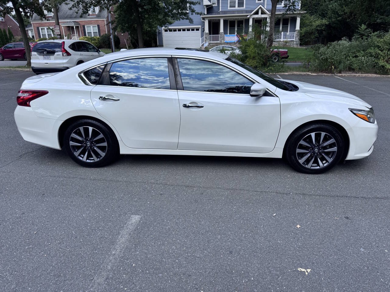 Used 2016 Nissan Altima 2.5 SV w/ Convenience Package FWD image 6